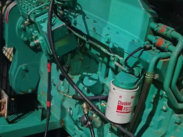 平昌如何确定新的发电机组控制系统是否与原系统兼容？