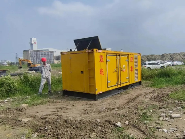 平昌200KW柴油发电机机组每小时的油耗量受哪些因素影响？